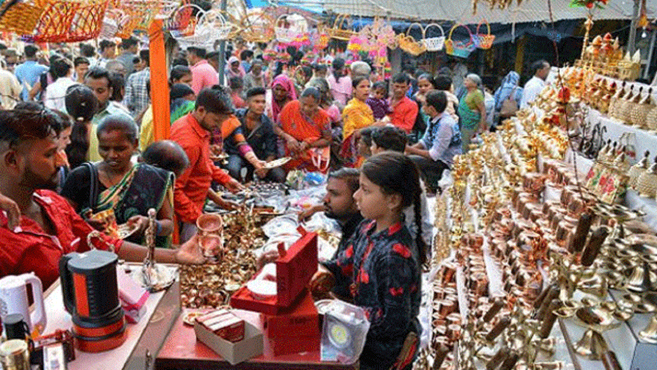 Dhanteras पर पटना में जमकर हुई धनवर्षा, 390 करोड़ के बिके गहने और सिक्के