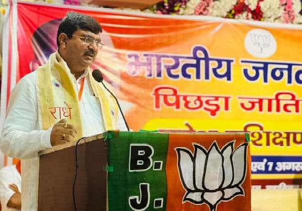 UP BJP: नए संगठन मंत्री धर्मपाल सिंह के लिए चुनौतियां हैं अपार, केंद्रीय नेतृत्व ने क्यों दिया यह प्रभार?