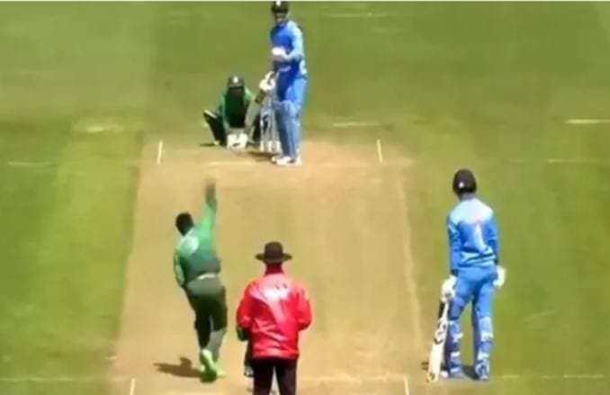 VIDEO: जब गेंदबाज को रोक बांग्लादेश की फील्डिंग सेट करने लगे Dhoni, वर्ल्ड कप के दौरान हुआ था मेजदार वाकया