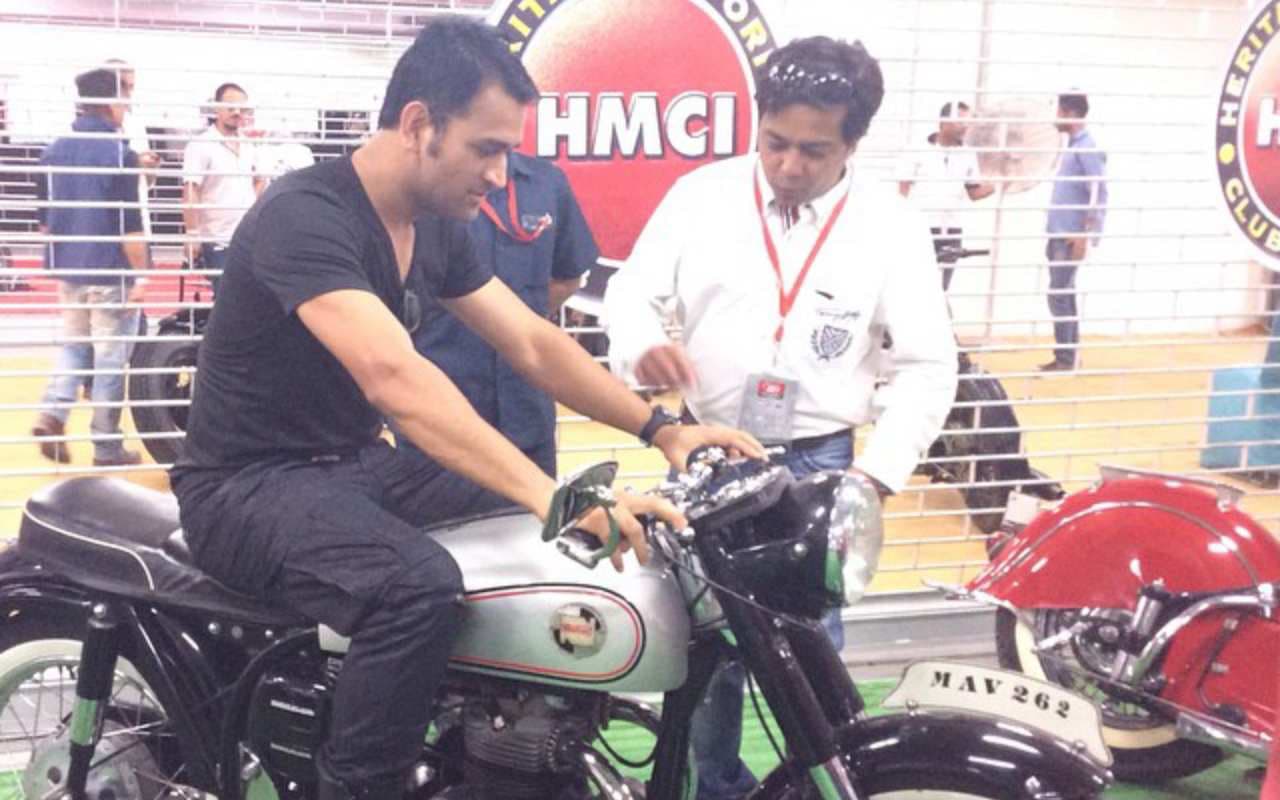 एम एस धोनी के मेंटर बनने से बॉलिंग यूनिट को मिलेगी मदद, वीरेंद्र सहवाग ने किया खुलासा