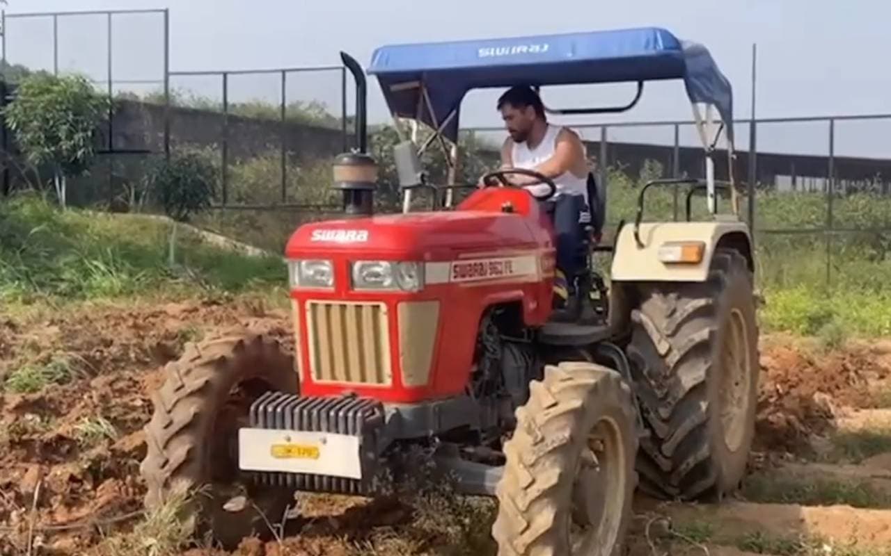 MS Dhoni के ट्रैक्टर चलाने वाले फोटो पर रवींद्र जडेजा ने किया मजेदार कमेंट, फैंस भी ले रहे मजे, देखें VIDEO