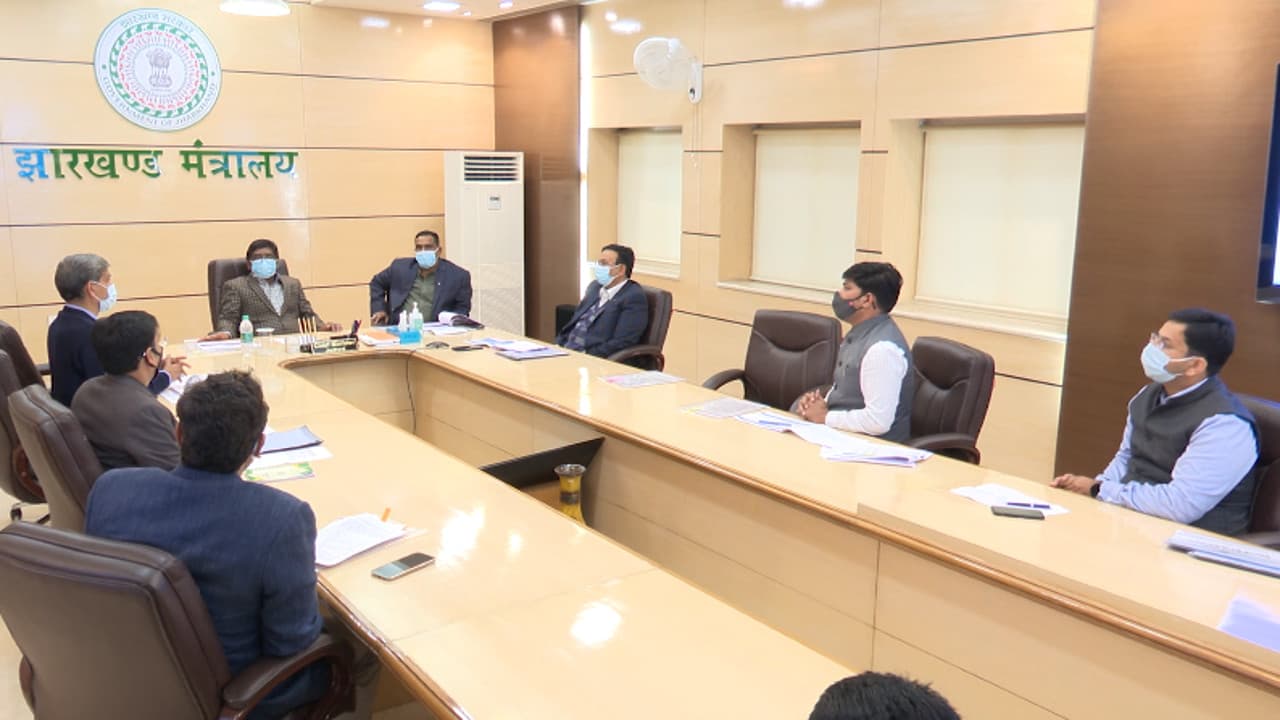 झारखंड में बढ़ते काेरोना संक्रमण को लेकर आपदा प्राधिकार की बैठक संपन्न, कुछ देर में आयेगा गाइडलाइन