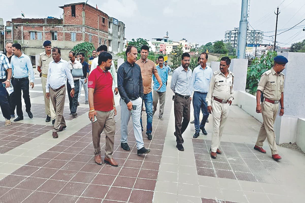 रांची के डिस्टिलरी पुल के सब्जी बाजार की छत पर पार्किंग की जगह अब बनेंगी दुकानें