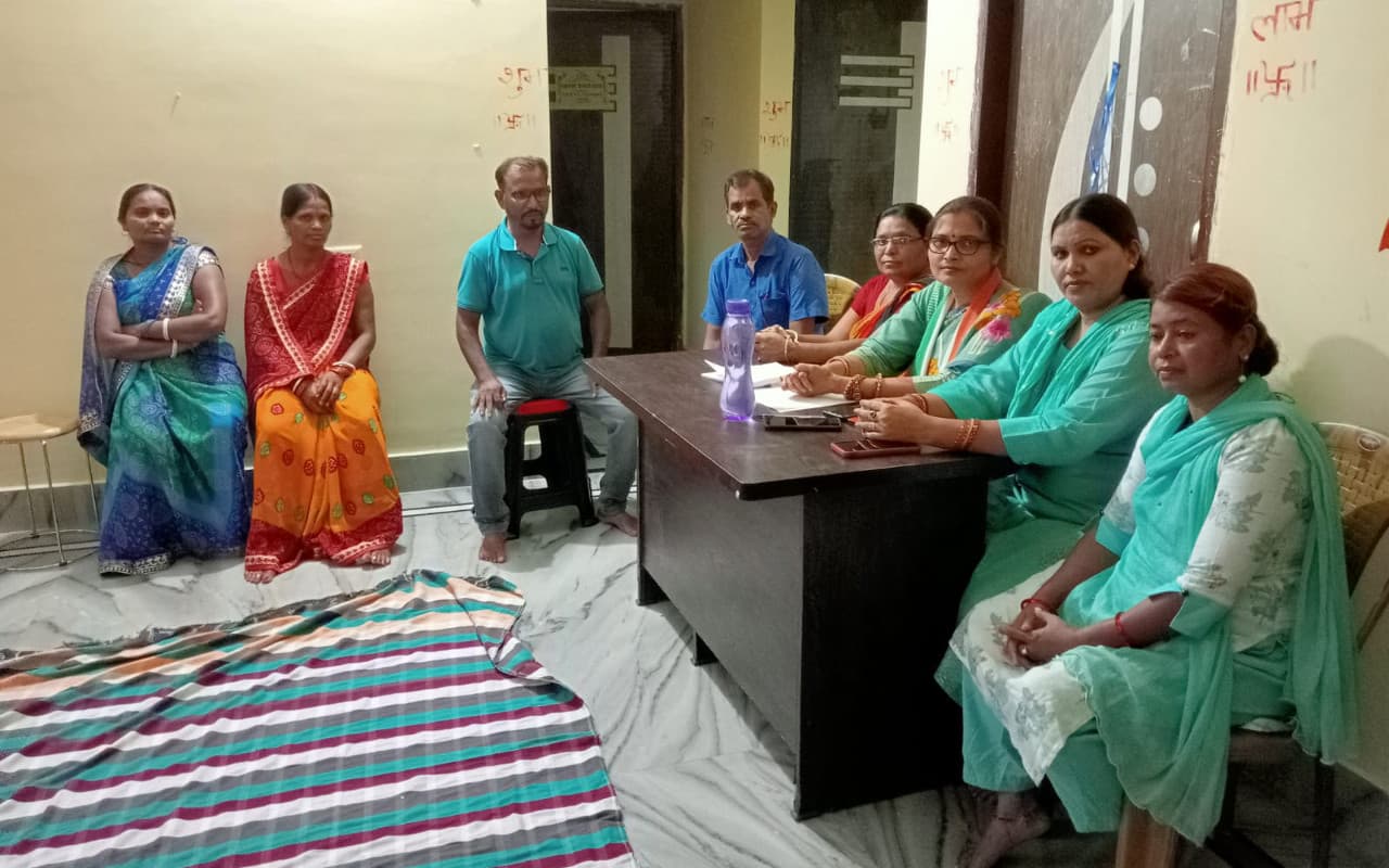 कांग्रेस की बैठक में दिखी नाराजगी, कई ने दिया इस्तीफा, 20 सूत्री में शामिल नहीं करने का लगाया आरोप