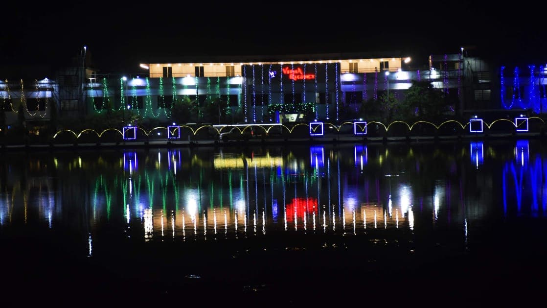 दिवाली 2020 पर रंग-बिरंगी रोशनी में नहायी बोकारो स्टील सिटी