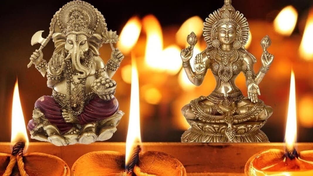 Diwali 2023 Puja Time : दिवाली पर सौभाग्य योग का शुभ संयोग, इस समय लक्ष्मी पूजा करने पर होगी तरक्की