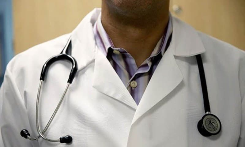 हत्या के विरोध में डाक्टरों ने किया ओपीडी का बहिष्कार