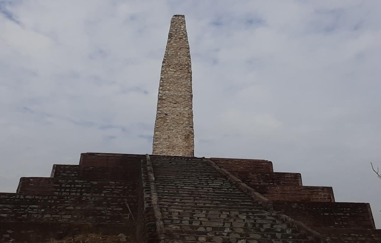 अंग्रेजों की क्रूरता का गवाह है खूंटी का डोंबारी बुरू, जालियांवाला बाग से पहले हुई थी यहां हत्याकांड, सैकड़ों आदिवासियों ने गंवाई थी अपनी जान अंग्रेजों की क्रूरता का गवाह है खूंटी का डोंबारी बुरू, जालियांवाला बाग से पहले हुई थी यहां हत्याकांड, सैकड़ों आदिवासियों ने गंवाई थी अपनी जान