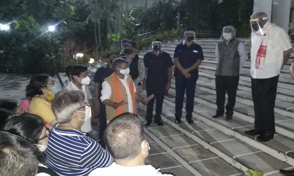 बंगाल के राज्यपाल से दिवंगत भाजपा नेता के पिता ने लगायी फरियाद, सीबीआई जांच की मांग की