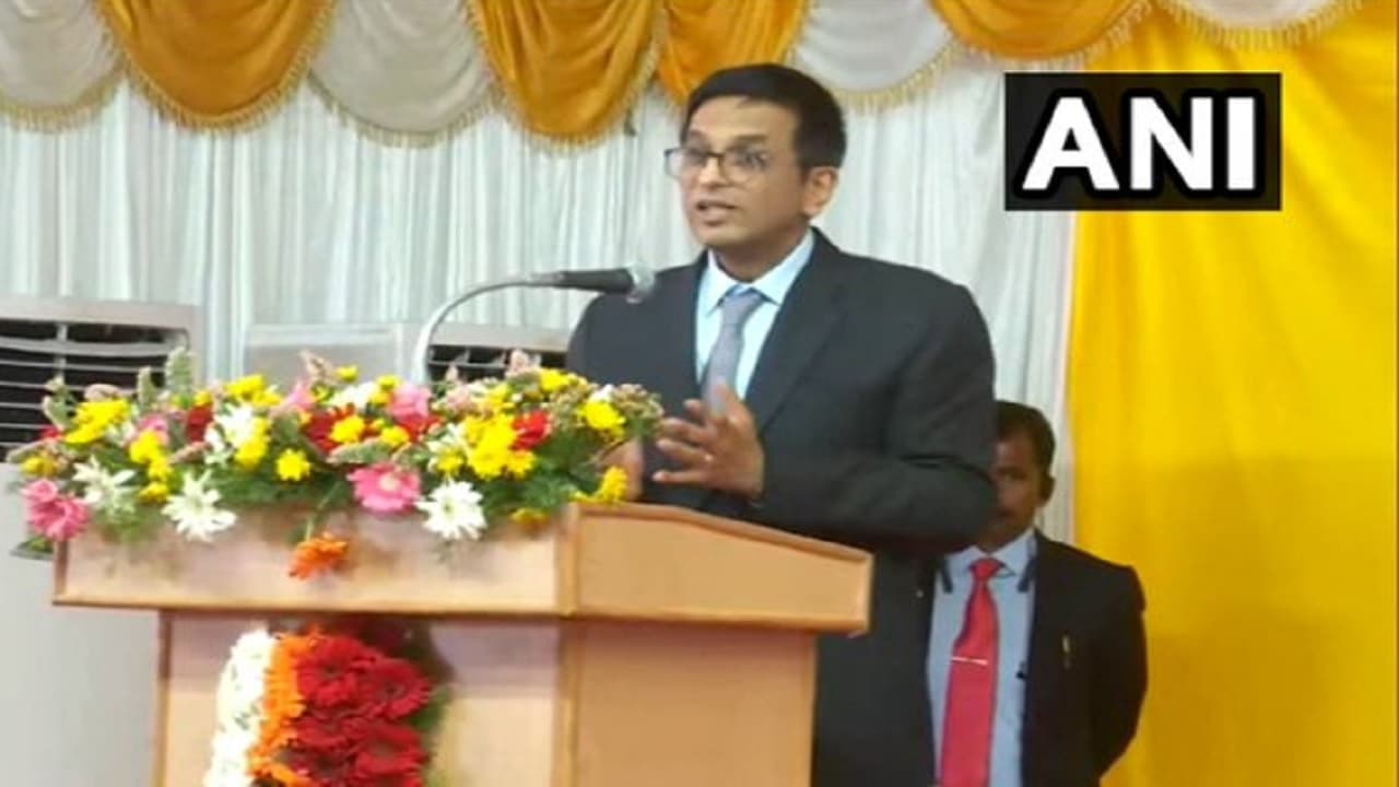 सीजेआई डीवाई चंद्रचूड़ ने कहा, जूनियर वकीलों के शुरुआती स्तर के वेतन में वृद्धि की आवश्यकता