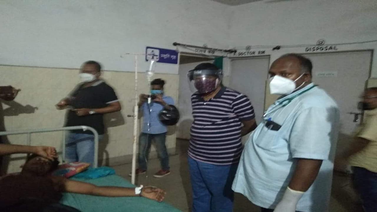 बोकारो के गोमिया में वज्रपात से पति-पत्नी समेत 3 की मौत, 4 गंभीर रूप से घायल, विधायक डॉ लंबोदर महतो पहुंचे हॉस्पिटल