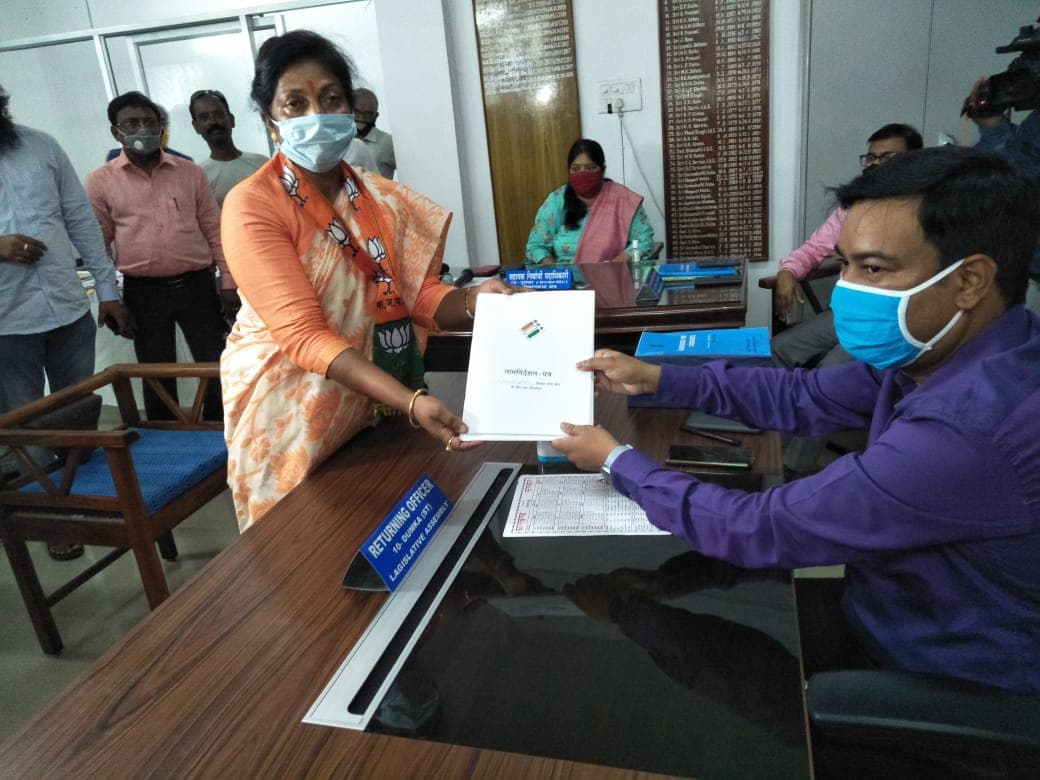 डॉ लुईस मरांडी ने दुमका उपचुनाव के लिए नामांकन किया, हेमंत के भाई बसंत सोरेन से होगा मुकाबला