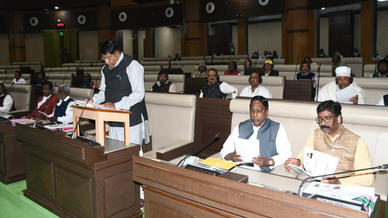 झारखंड सरकार ने क्यों की पूंजीगत व्यय में 900 करोड़ की बढ़ोतरी, वित्त मंत्री रामेश्वर उरांव ने दी जानकारी