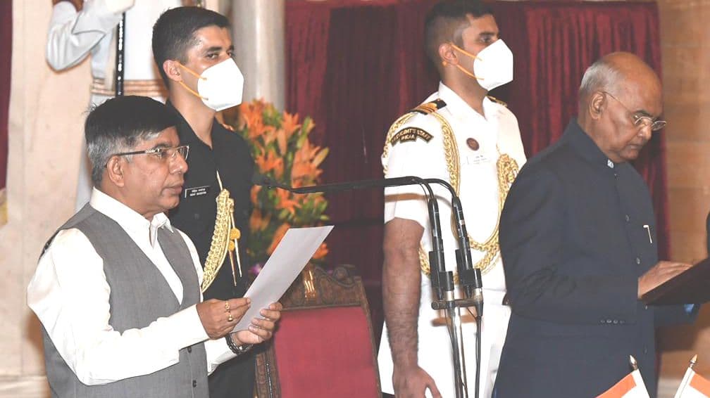 बंगाल भाजपा के अनुभवी योद्धा डॉ सुभाष सरकार मोदी कैबिनेट में शिक्षा राज्यमंत्री बने