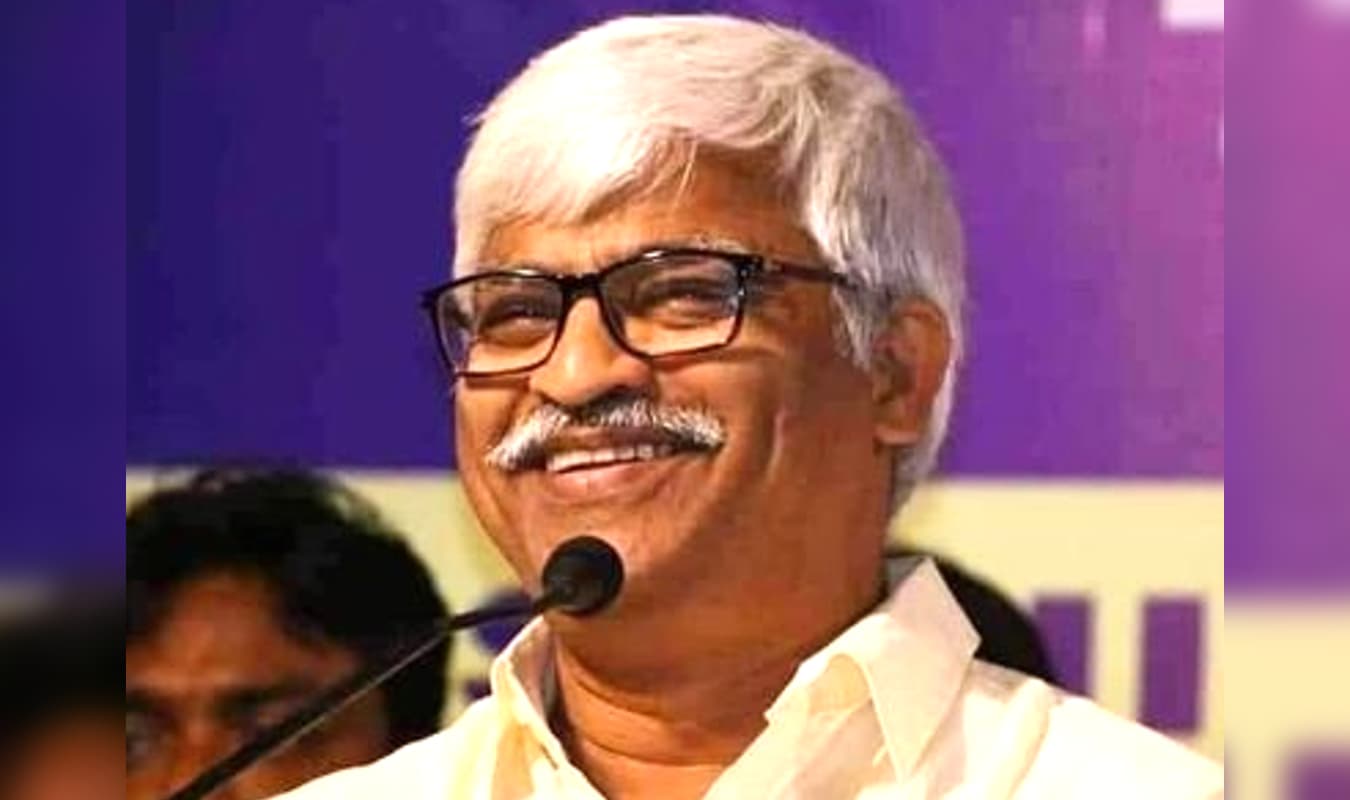 Bengal Chunav: बंगाल में चुनाव से पहले पार्टियों को तोड़ने में व्यस्त तृणमूल-भाजपा, वामदल-कांग्रेस ले रही मजे