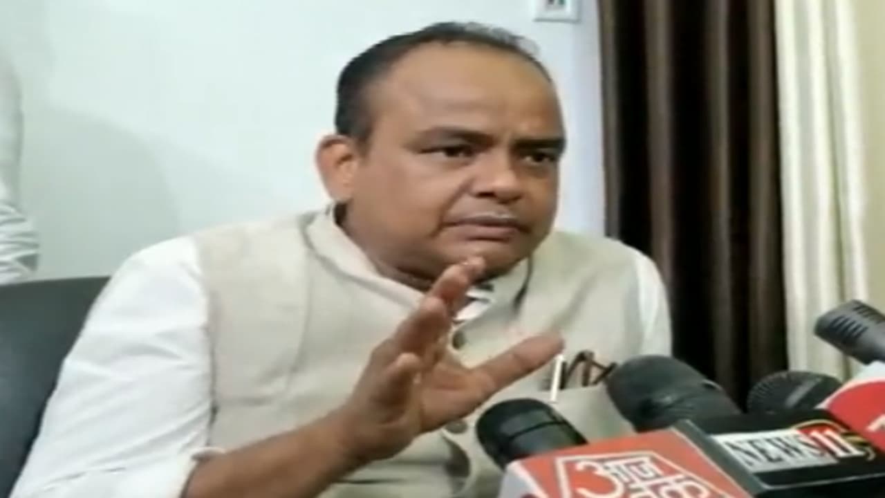 विधायक इरफान अंसारी के बिगड़े बोल, कहा- ‘आदिवासी इतना तेज कैसे हो गये?’ भाजपा ने बोला हमला