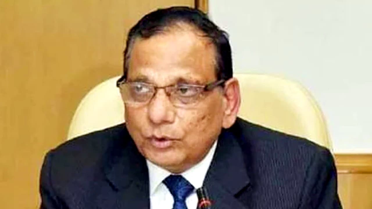 यूरोप में तेजी से बढ़े ओमिक्रॉन के केस, वैक्सीन के बूस्टर डोज पर नीति आयोग के डॉ वीके पाल ने कही ये बात