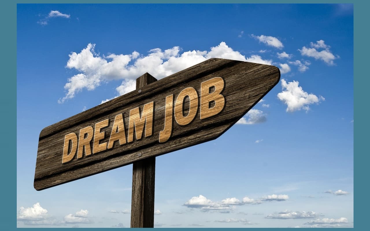 CA बनने के लिए चाहिए ये योग्यता, जानें वेतन सहित संपूर्ण जानकारी