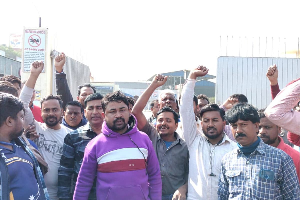 पश्चिम बंगाल : तेल टैंकर चालकों ने केंद्र सरकार के कानून के खिलाफ जताया विरोध