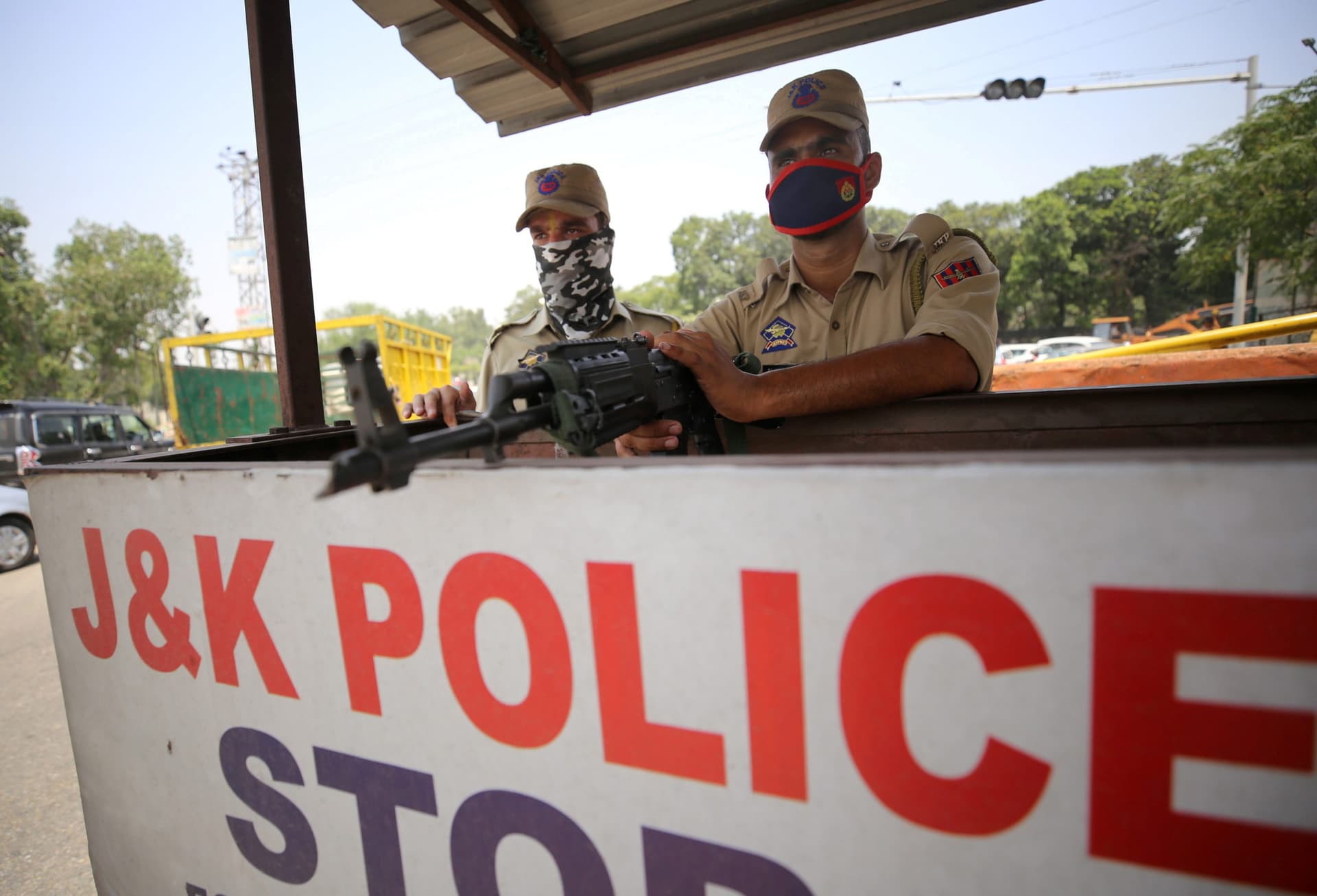 Drone Strike on Jammu Air Base : आतंकियों के निशाने पर क्या? जम्मू में लगातार तीसरी रात मिलिट्री स्टेशनों के पास नजर आये ड्रोन