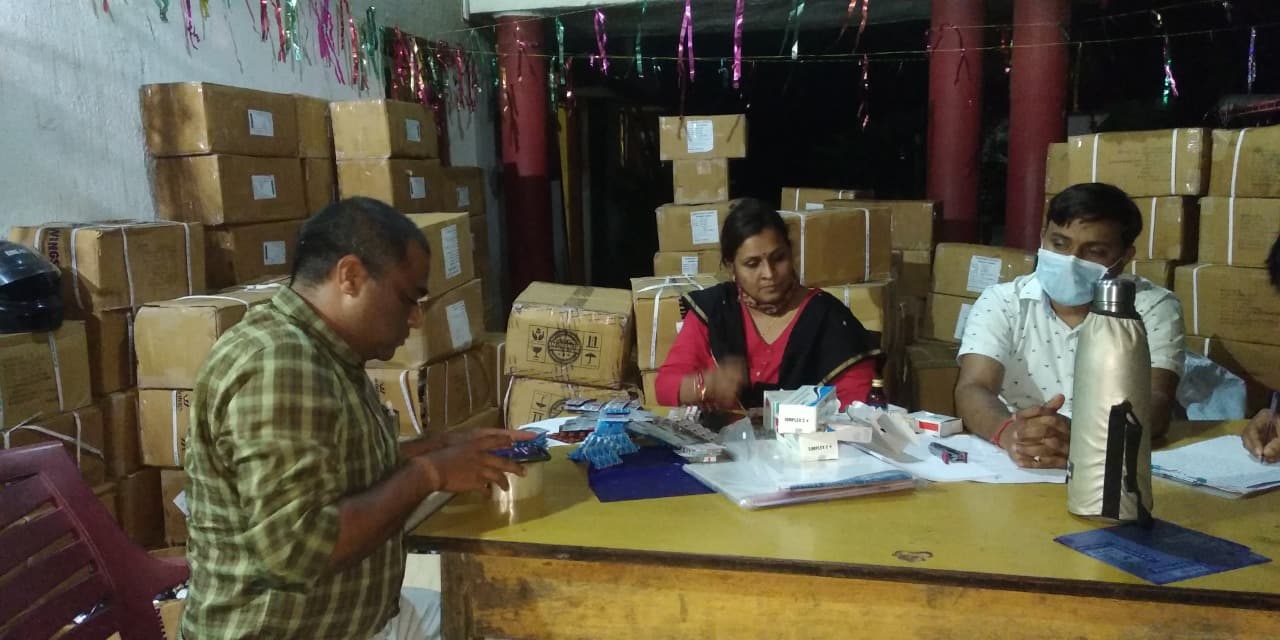 Jharkhand News: एक करोड़ रुपये की नशीली दवाएं जब्त, 250 कार्टन में भरी थी 40 हजार बोतलें