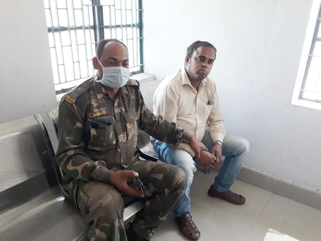 लॉकडाउन में एक लाख रुपये ी रिश्वत ले रहा था शिक्षा विभाग का क्लर्क, दुमका एसीबी ने किया गिरफ्तार