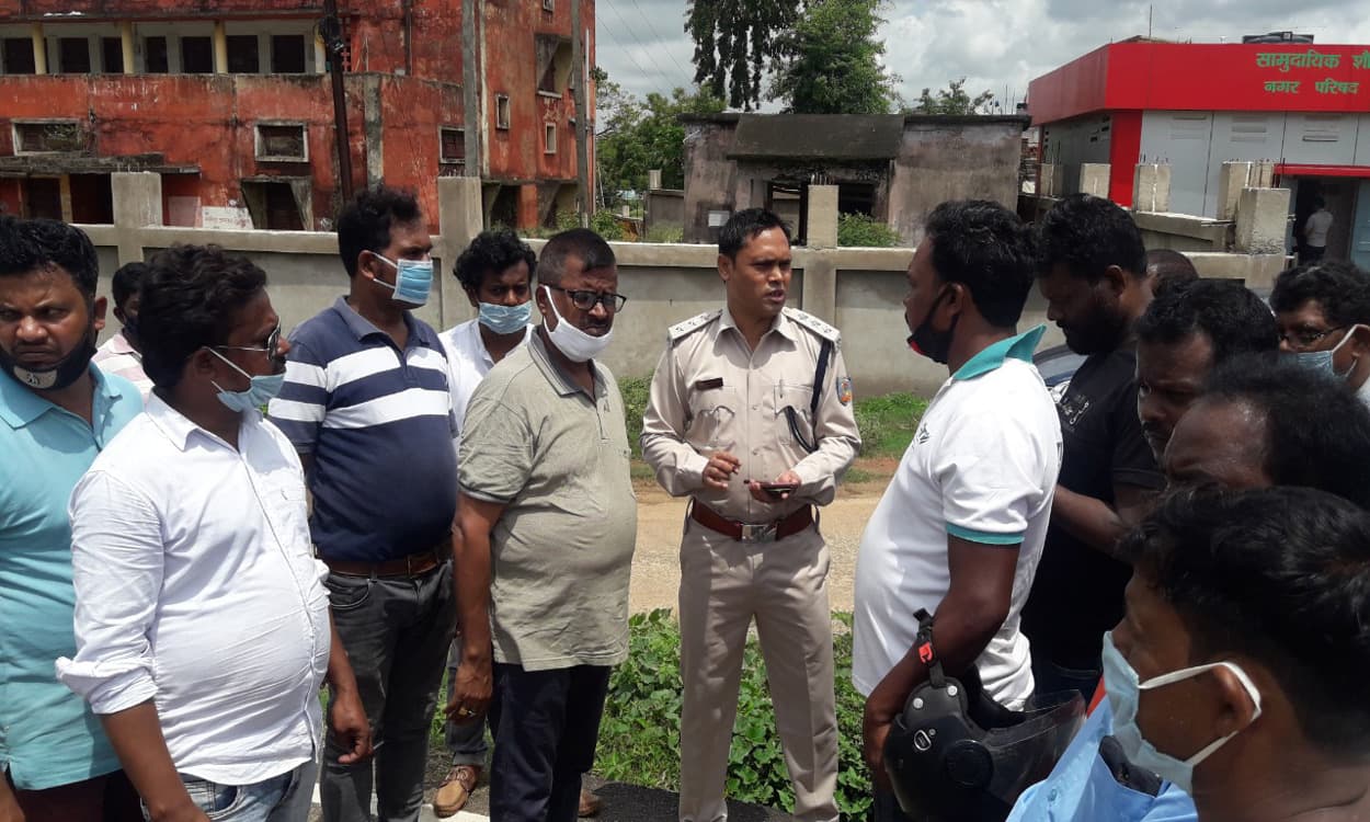 देर रात तक चैटिंग की, फंदे का फोटो किया शेयर, फिर कर ली सुसाइड