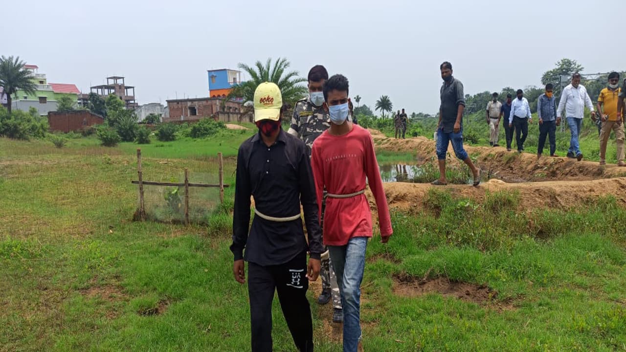 दुमका के रसिकपुर लॉज से लापता सोनी का मिला शव, हत्या के आरोप में सहेली, उसका ब्वॉयफ्रेंड सहित 3 आरोपी गिरफ्तार