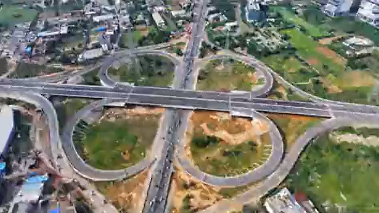 नितिन गडकरी ने भारत के पहले एलिवेटेड एक्सप्रेसवे का VIDEO किया पोस्ट, इंजीनियरिंग मार्वेलस