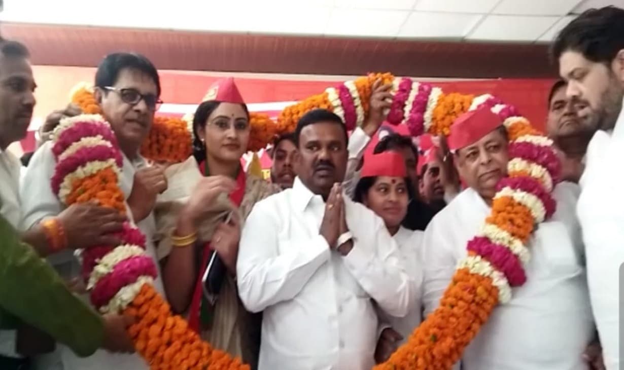 अलीगढ़ : अंबेडकर वाहिनी के राष्ट्रीय अध्यक्ष मिठाई लाल भारती बोले- मुफ्त का अनाज समाज को बना रहा पंगु और गुलाम