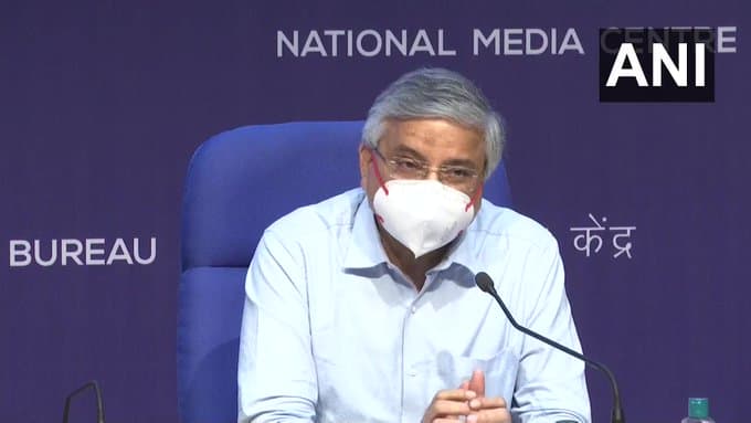 क्या आप कोविड 19 बीमारी से उबर चुके हैं? तो आपके वैक्सीनेशन को लेकर एम्स डायरेक्टर रणदीप गुलेरिया की ये है सलाह...