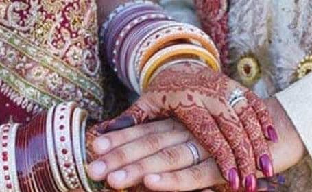 Maharashtra News : ‘पंचायत के सदस्य पत्ते पर थूकते और पीड़िता उसे चाटती’, दूसरी शादी करने की इतनी बड़ी सजा