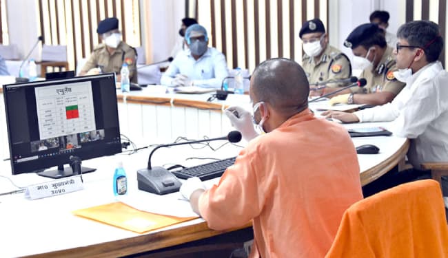 पिछले 10 दिनों में 85 हजार सक्रिय मामलों की आयी कमी, निजी अस्पतालों में हो ऑक्सीजन का ऑडिट, कालाबाजारी पर लगाएं रोक : CM योगी