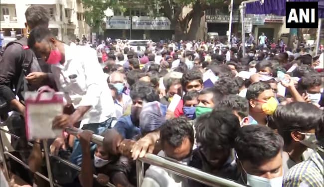 चेन्नई में रेमडेसिविर के लिए जुटे लाखों लोग, CM स्टालिन ने जमाखोरों के खिलाफ गुंडा एक्ट के तहत कार्रवाई के दिये आदेश