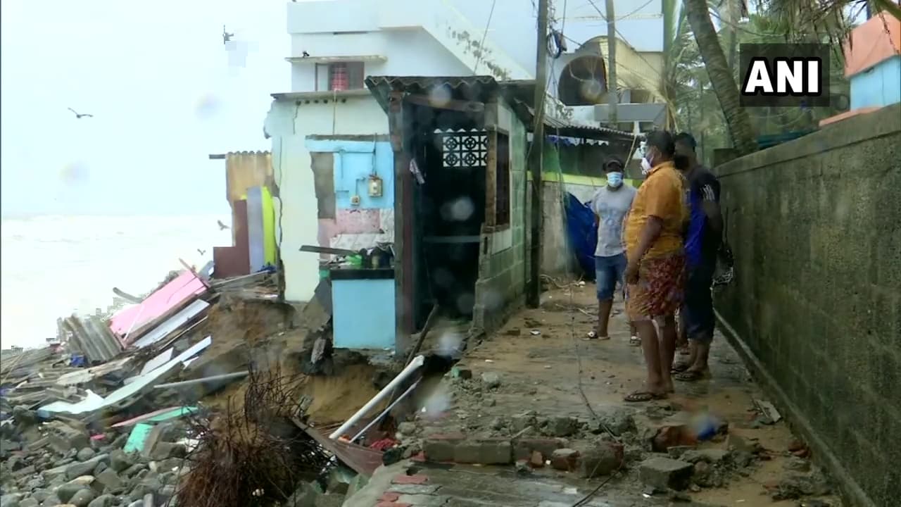 Cyclone Tauktae ने लिया रौद्र रूप, केरल, गोवा में तबाही मचाने के बाद गुजरात की ओर बढ़ा
