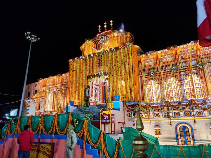 केदारनाथ के बाद आज खुल गये बदरीनाथ धाम के भी कपाट, बंद रहेगी चारधाम यात्रा, ऐसे करें दर्शन