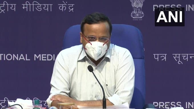कोरोना के मामलों में 27 प्रतिशत की गिरावट, संक्रमण की दर 14.10 हुई : स्वास्थ्य मंत्रालय