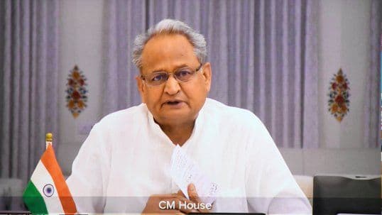 Rajasthan Congress Crisis : गहलोत सरकार खतरे में ? सीएम के सामने भिड़ गये दो मंत्री कहा-जो बिगाड़ना है बिगाड़ लो...