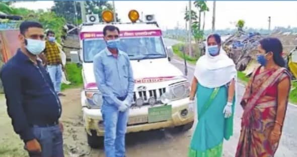 वैक्सीनेशन एक्सप्रेस देख भाग रहे हैं लोग, ग्रामीण बोले- एनी कहां छै कोरोना-फोरोना जे सुइया भोंक' आबि गेलौं...