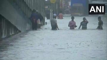 Mumbai Rains : मुंबई में मानसून की दस्तक, भारी बारिश से जनजीवन अस्त-व्यस्त, लोकल ट्रेनों का परिचालन बाधित, आईएमडी ने जारी किया रेड अलर्ट