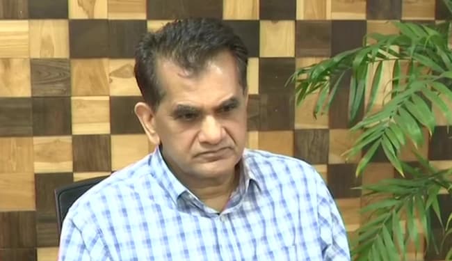 अर्थव्यवस्था के लिए तेजी से वैक्सीनेशन और निर्यात बाजारों पर ध्यान केंद्रित करने की जरूरत : अमिताभ कांत