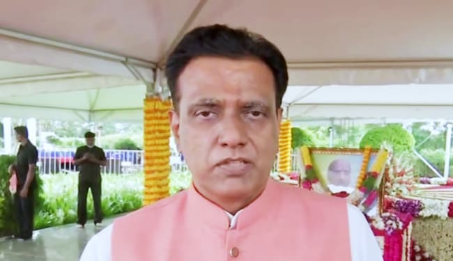 दक्षिण भारतीय होने और गांधी परिवार का नहीं होने के कारण सोनिया और राहुल गांधी ने नहीं दी पीवी नरसिम्हा राव को श्रद्धांजलि : एनवी सुभाष