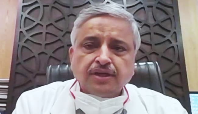 सरकार से समझौते के करीब पहुंचा फाइजर : रणदीप गुलेरिया, कहा- कोरोना की तीसरी लहर से निबटने के लिए तीन कदम उठाने जरूरी