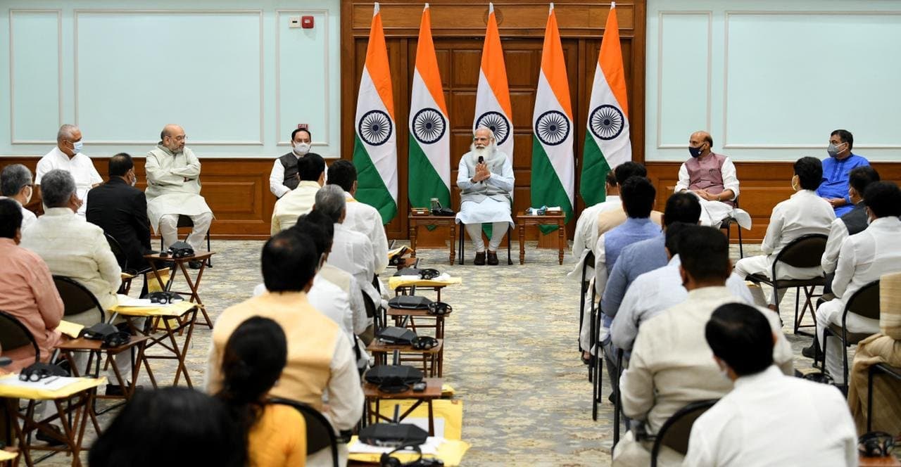 Modi cabinet reshuffle : पीएम मोदी ने चाय पर संभावित मंत्रियों के साथ की चर्चा, ये है लिस्ट