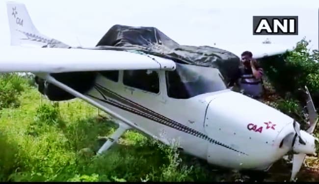 सागर में रनवे से फिसला ट्रेनी विमान, बाल-बाल बची प्रशिक्षु महिला पायलट की जान, केंद्रीय मंत्री ने लिया संज्ञान