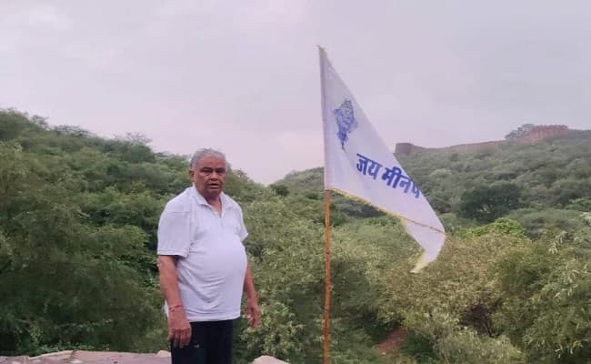 BREAKING: हिरासत में भाजपा सांसद किरोड़ी लाल मीणा, पुलिस को चकमा देकर आमागढ़ किले पर फहराया समुदाय का झंडा