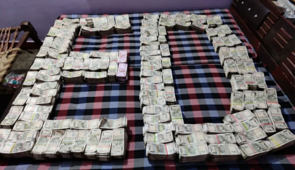 भ्रष्टाचार के खिलाफ ईडी को मिली बड़ी कामयाबी : दिल्ली और गाजियाबाद में आठ ठिकानों पर छापेमारी में 3.57 करोड़ बरामद