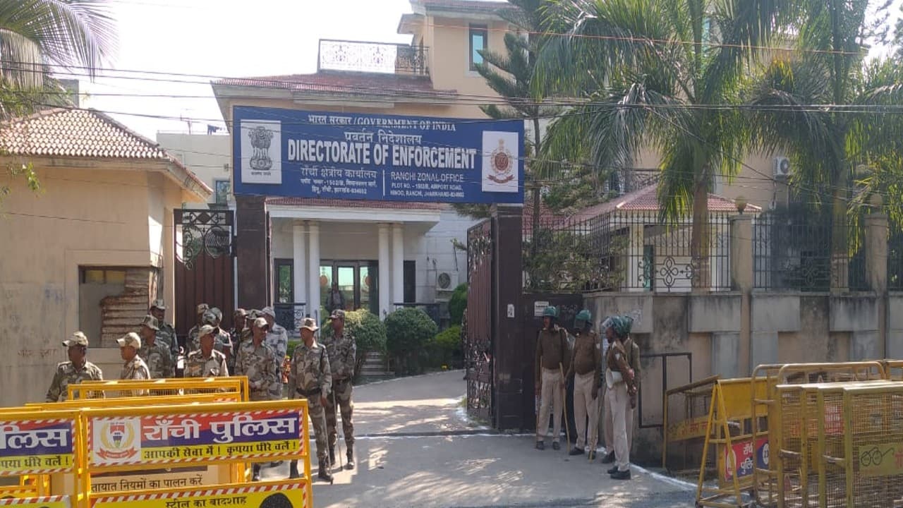 मनी लॉन्ड्रिंग के केस में ED ने एनोस एक्का का जब्त किया बंगला, उसी में झारखंड सीएम हेमंत सोरेन से पूछताछ