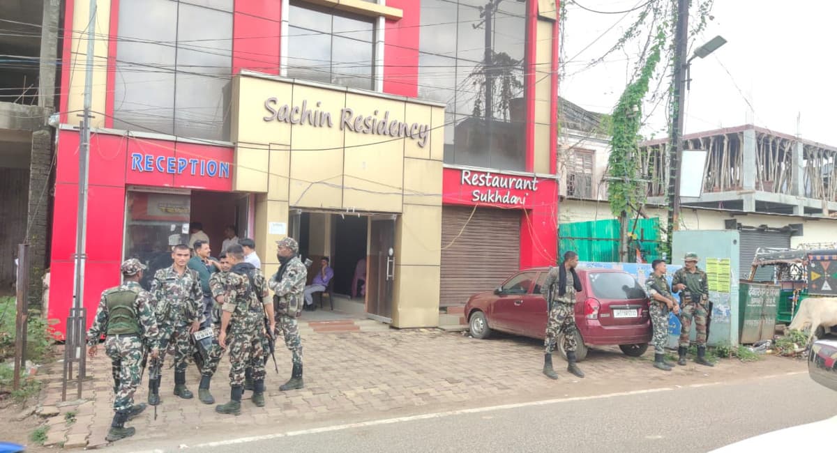 देवघर के जसीडीह समेत 4 ठिकानों पर EOU का छापा, भोजपुर के पूर्व एसपी पर बालू माफिया से सांठगांठ का आरोप