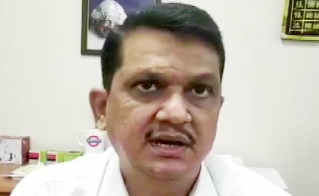 दर्दनाक : एंबुलेन्स नहीं मिलने के कारण तीन साल के मासूम की मौत, DM ने दो चिकित्सकों समेत सात स्वास्थकर्मियों पर की कार्रवाई